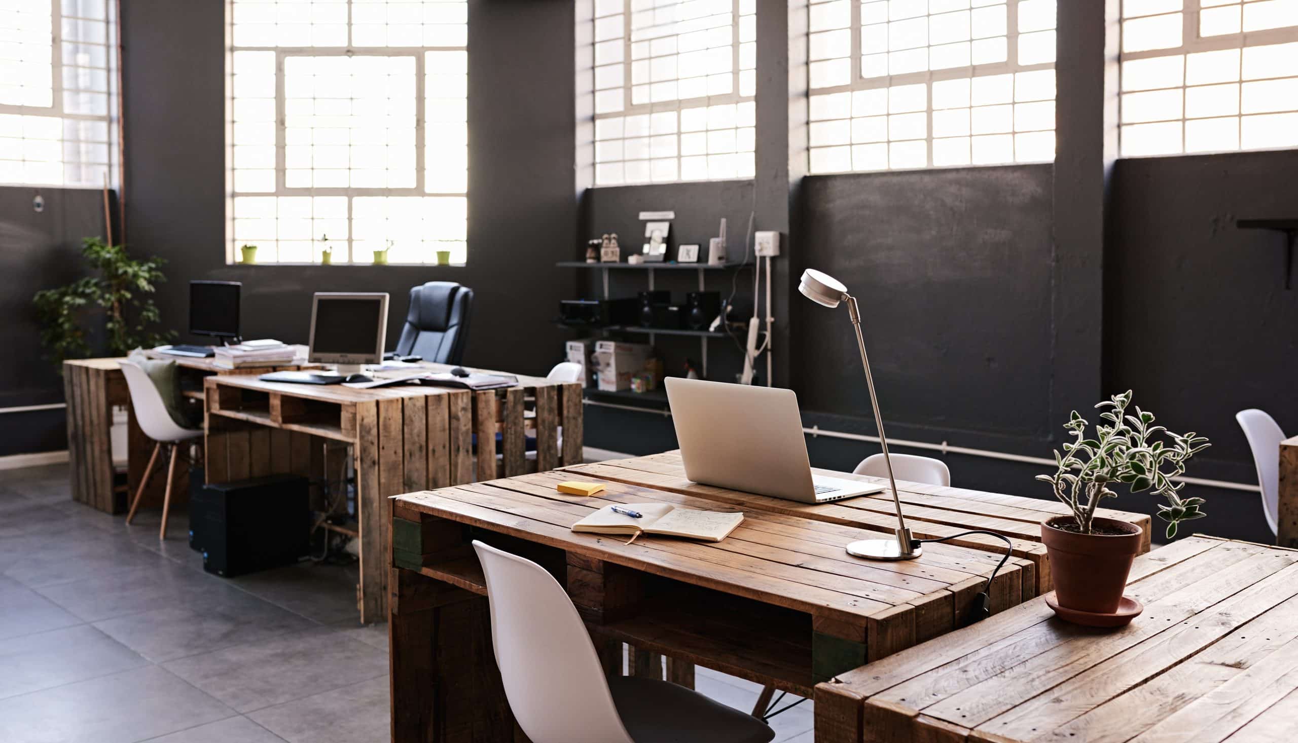 Εσωτερική διακόσμηση επαγγελματικού χώρου – 5 τρόποι να αναβαθμίσετε το γραφείο σας και τον εργασιακό σας χώρο